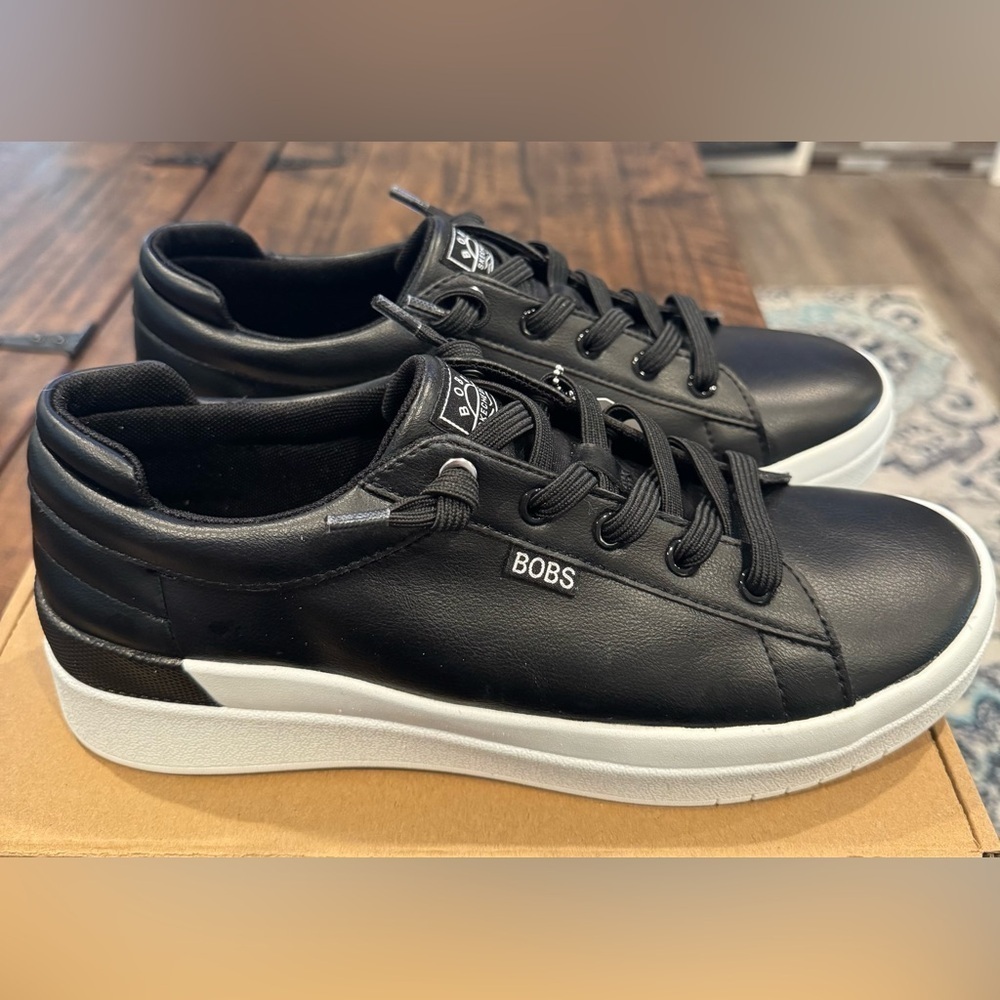 BOBS from Skechers D’Vine Sky Main Step Sneaker